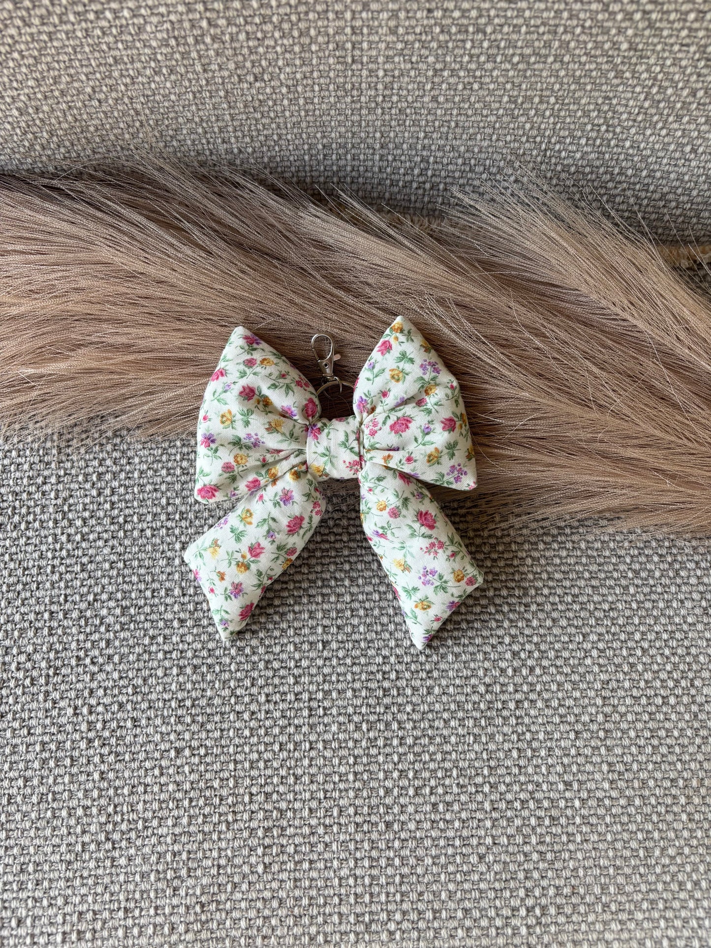 Flower Garden Bow Keychain Holder
