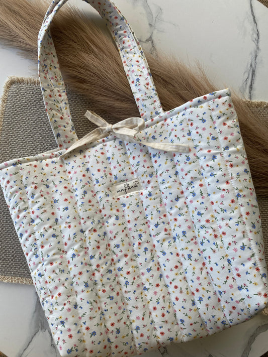 Pretty Lily Quilted Tote Bags