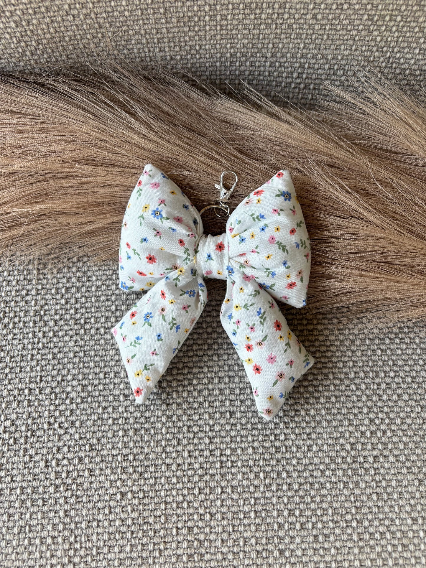Pretty Lily Bow Keychain Holder