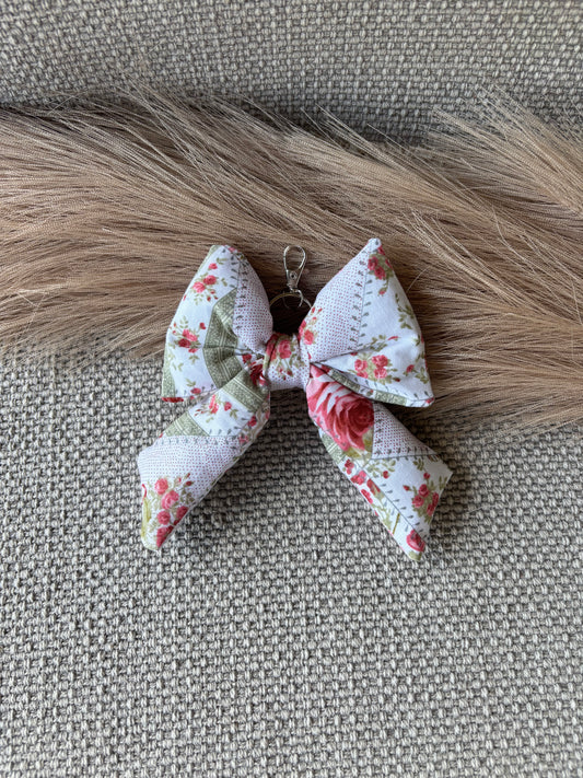 Rose Garden Bow Keychain Holder